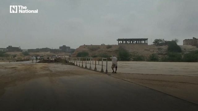 Tropical Cyclone Tej kills at least two in Yemen смотреть онлайн