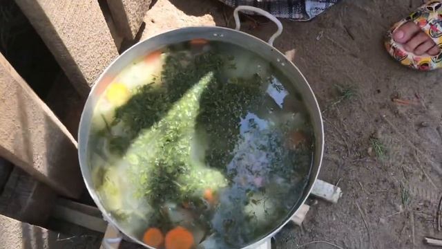 Лето, опять на озере, места для рыбалки, готовим вкусную еду, отдыхаем и поем! смотреть онлайн