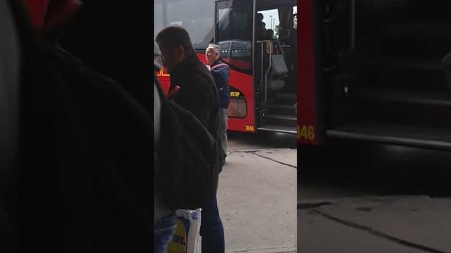 Jodlar Lojz - Avtobusna postaja Ptuj смотреть онлайн