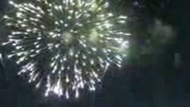 Салют на день молодёжи в Закамске 25.06.2006 (2 часть) смотреть онлайн