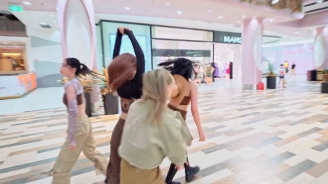 [ KPOP IN PUBLIC - ONE TAKE ] LE SSERAFIM (르세라핌) - UNFORGIVEN - Dance cover by UNiON from Vietnam смотреть онлайн