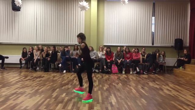 Выступаю в школе ? смотреть онлайн