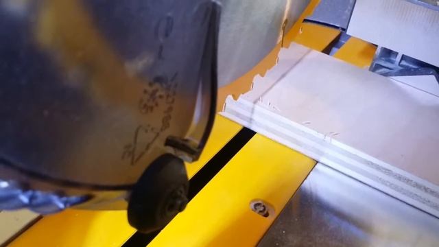 Dewalt Dws782 LED Xps Mitre Saw