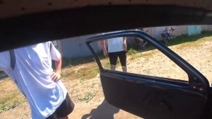 БЛАТНОЙ НАЕХАЛ НА ШКОЛЬНИКА. ПОДАРИЛ ШКОЛЬНИКУ МАШИНУ. ГЛАВАРЬ БАНДЫ ПОДРЕЗАЛ МЕНЯ НА БАЙКЕ.