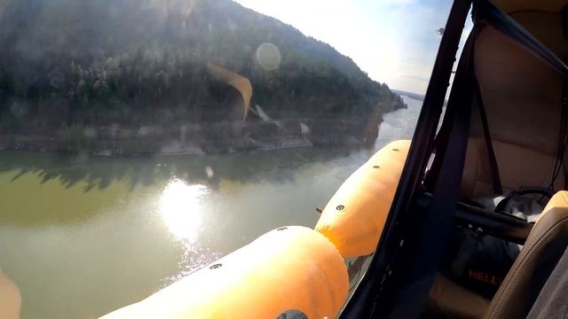 R66 Lands on River with Emergency Floats смотреть онлайн