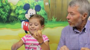 Учим английский язык с Эмилюшей. Фрукты и овощи на английском. Режем фрукты,овощи