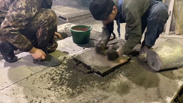 Первая проба формования тротуарной плитки методом немедленной распалубки смотреть онлайн