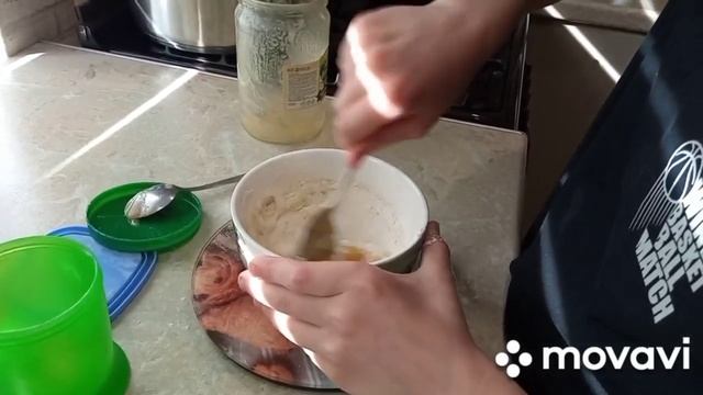 Быстрый кекс в кружке в микроволновке. Готовит ребенок. смотреть онлайн