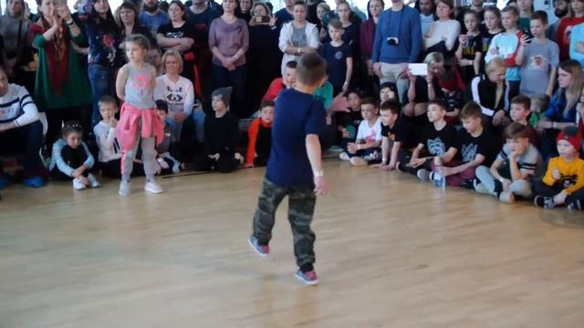 BBOY NATION 2019 - kids top 8 Вараница Маша vs Ярик Пулемет смотреть онлайн