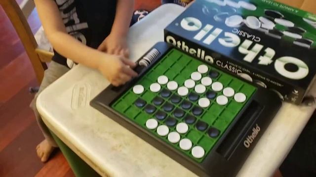How to play Othello the game with Jonathan and Jake смотреть онлайн