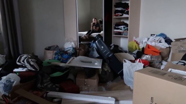 ПЕРЕЕЗЖАЕМ В НОВЫЙ ДОМ ? РАЗБИРАЕМ ВЕЩИ И СОБИРАЕМ МЕБЕЛЬ смотреть онлайн