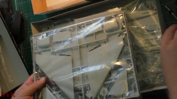 Фантомы, Пролог:Два Phantom II в масштабе 1/48 Phantom FGR. 2 Revell 04962 & RF-4E Italeri 2737