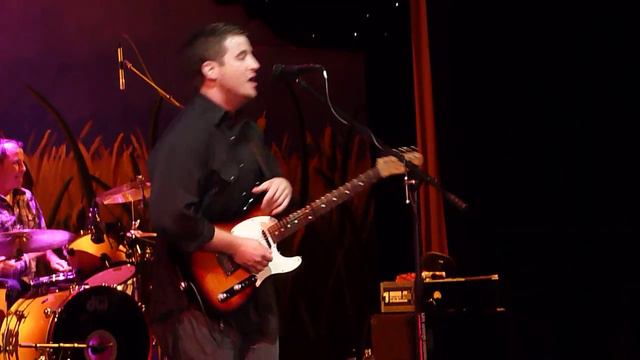 Kyle Culkin with the Mikey Mo Band: The Porkchop Song смотреть онлайн