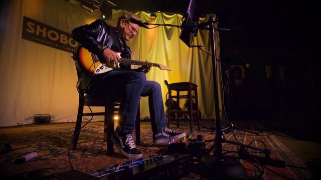 Line 6 Variax, Open F Tuning with the Helix Floor смотреть онлайн