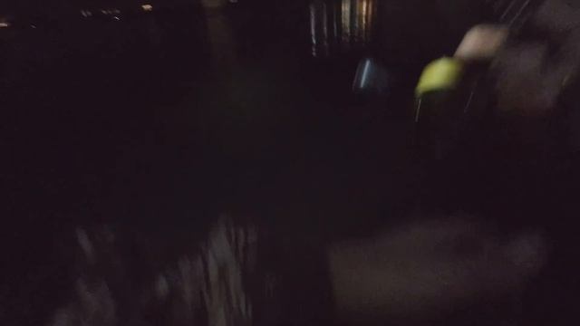 Забрел ночью НА ОСТРОВ посреди реки со СПИННИНГОМ! А ТАМ... смотреть онлайн