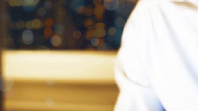 Его выперли за то, что он напоил горячем чаем замерзающую старушку, но когда стало известно… смотреть онлайн