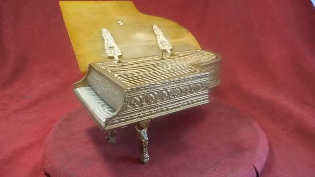 ANTIQUE GRAND PIANO MUSICAL CIGARETTE BOX & ASHTRTAY W/ LADOR 18 NOTE MOVEMENT смотреть онлайн