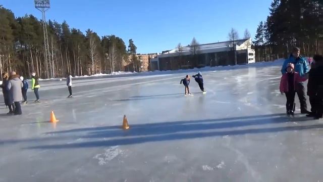 Конькобежный спорт.Командная гонка 3 круга масстарт.1 место! смотреть онлайн