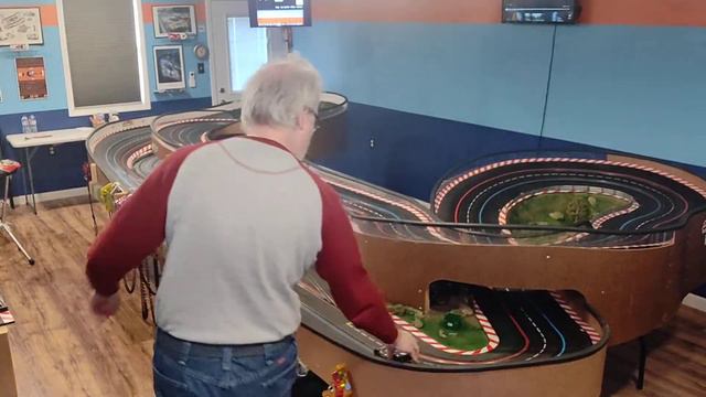 Track test of vintage Cox Lotus 40 car. смотреть онлайн