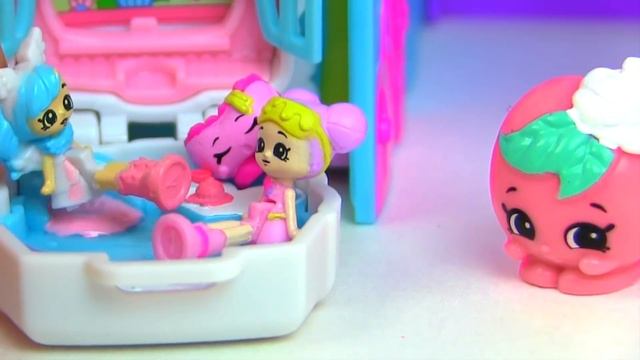 Куклы #Shopkins Lil Secrets Dolls на ПИЖАМНОЙ ВЕЧЕРИНКЕ в СПАЛЬНЕ Рейнбоу Кейт! Шопкинс