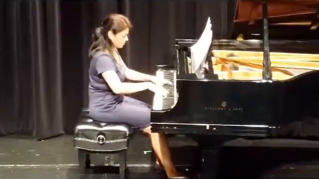 First Bucolic - W. Lutoslawski / Valse Op. Post. No. 1 - Chopin смотреть онлайн