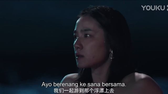 INDO SUB [Huge Shark] Si Cantik bertemu hiu besar saat berselancar! | YOUKU смотреть онлайн