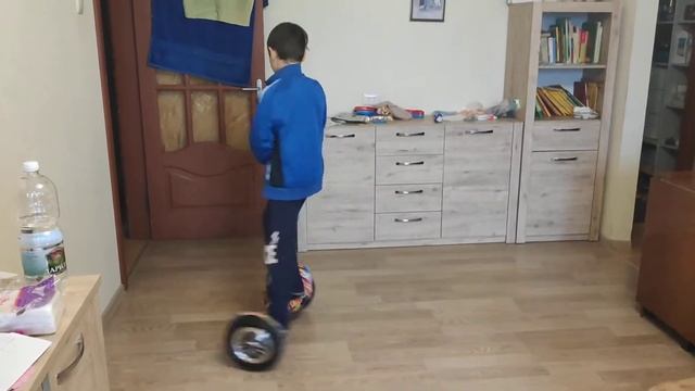 Опыт эксплуатации гироскутера Hoverbot смотреть онлайн
