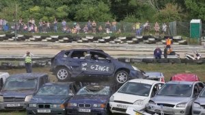 Отвязные прыжки через трамплин