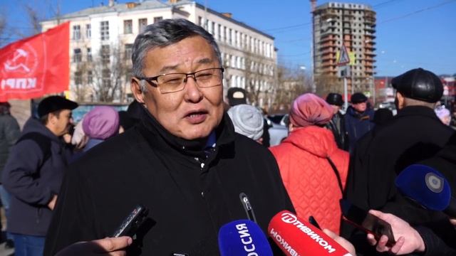 Баир Цыренов на митинге, посвященном 100-летию ВЛКСМ отвечает на вопросы смотреть онлайн