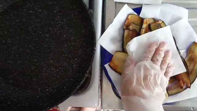 Рулетики из баклажанов с чесноком. смотреть онлайн