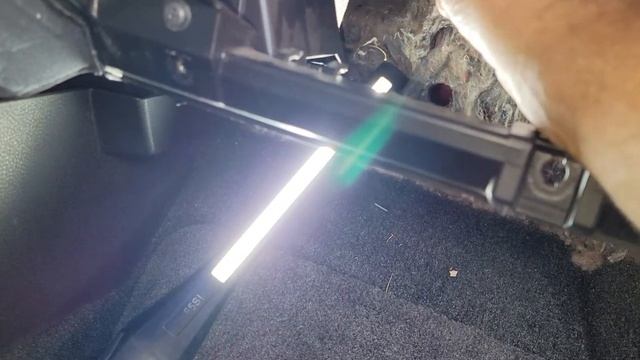 Nissan Altima glove box and cabin air filter 3 of 3 смотреть онлайн