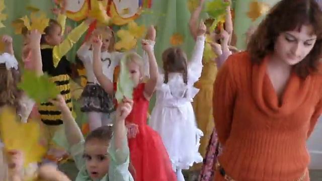 "Листья жёлтые" танец (д\с № 25, г. Тирасполь) смотреть онлайн