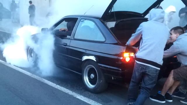 Ford Escort RS 2000 - BURNOUT (Tuning Night Ride Nitra) смотреть онлайн