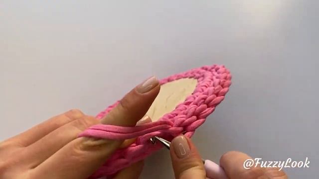 Корзина из трикотажной пряжи с деревянным дном / Легкий и простой узор крючком / Crochet basket смотреть онлайн