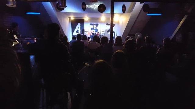 Денис Михайлов - Здесь смотреть онлайн
