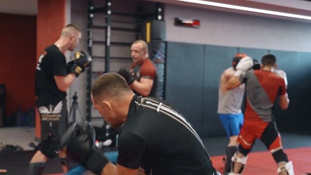 Пётр Ян: СПАРРИНГИ И БОРЬБЫ | Petr Yan: INTENSE TRAINING / UFC | RCC Martial Arts Academy смотреть онлайн