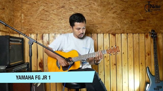 Yamaha FG JR 1 VS Yamaha FG JR 2 смотреть онлайн