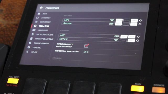 MPC One - How to midi sync external synths (and route audio) смотреть онлайн