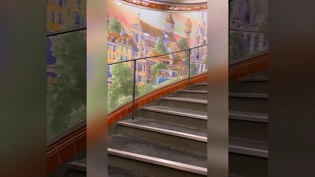 Walking Tour Part 1 - Abbesses Metro Station, Montmartre, Paris France смотреть онлайн