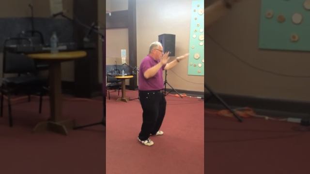 The Jeffer dancing to Апрель by Дмитрий Маликов смотреть онлайн