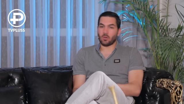 با خوش تیپ ترین فوتبالیست ایران که خواستگاری دخترها از او در برزیل رکورد شکست смотреть онлайн