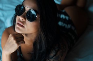 НОВИНКИ 2024 Bakhtin - Целовала (Клип) королева бонго