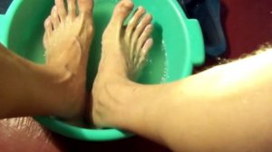 Что делать если потеют ноги    чем лечить