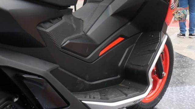 APRILIA SR GT 200 | MotorCars Adventure смотреть онлайн
