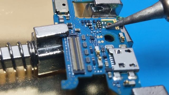 Замена микрофона на любом смартфоне смотреть онлайн