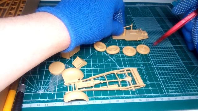 Сборка, часть 1, Bronco CB35032 German Armoured Car Kfz.13 Adler смотреть онлайн