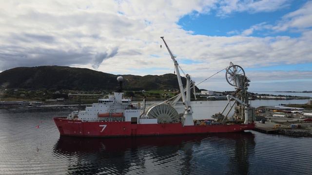 Seven Oceans at Vigra Spolebase, Norway | Subsea 7 drone footage in 4K Ultra (2021) смотреть онлайн