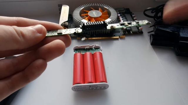 DIY - Power Bank своими руками из старого аккумулятора ноутбука смотреть онлайн
