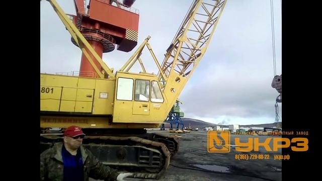 Кран ДЭК-801 – погрузочные работы в самом северном порту РФ АО Морской порт «Певек» 2019 г смотреть онлайн