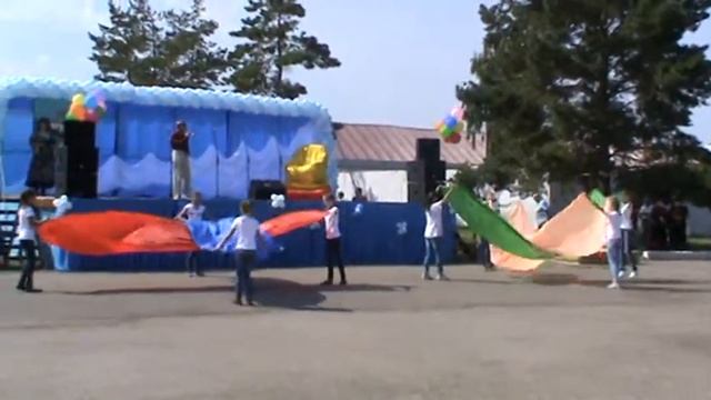 Танец с полотнами на день Духовницка смотреть онлайн